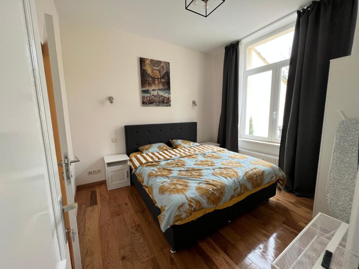 Design Europarlament Apartment With Private Terrace Brussels Exterior photo