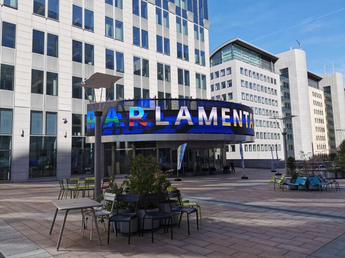 Design Europarlament Apartment With Private Terrace Brussels Exterior photo